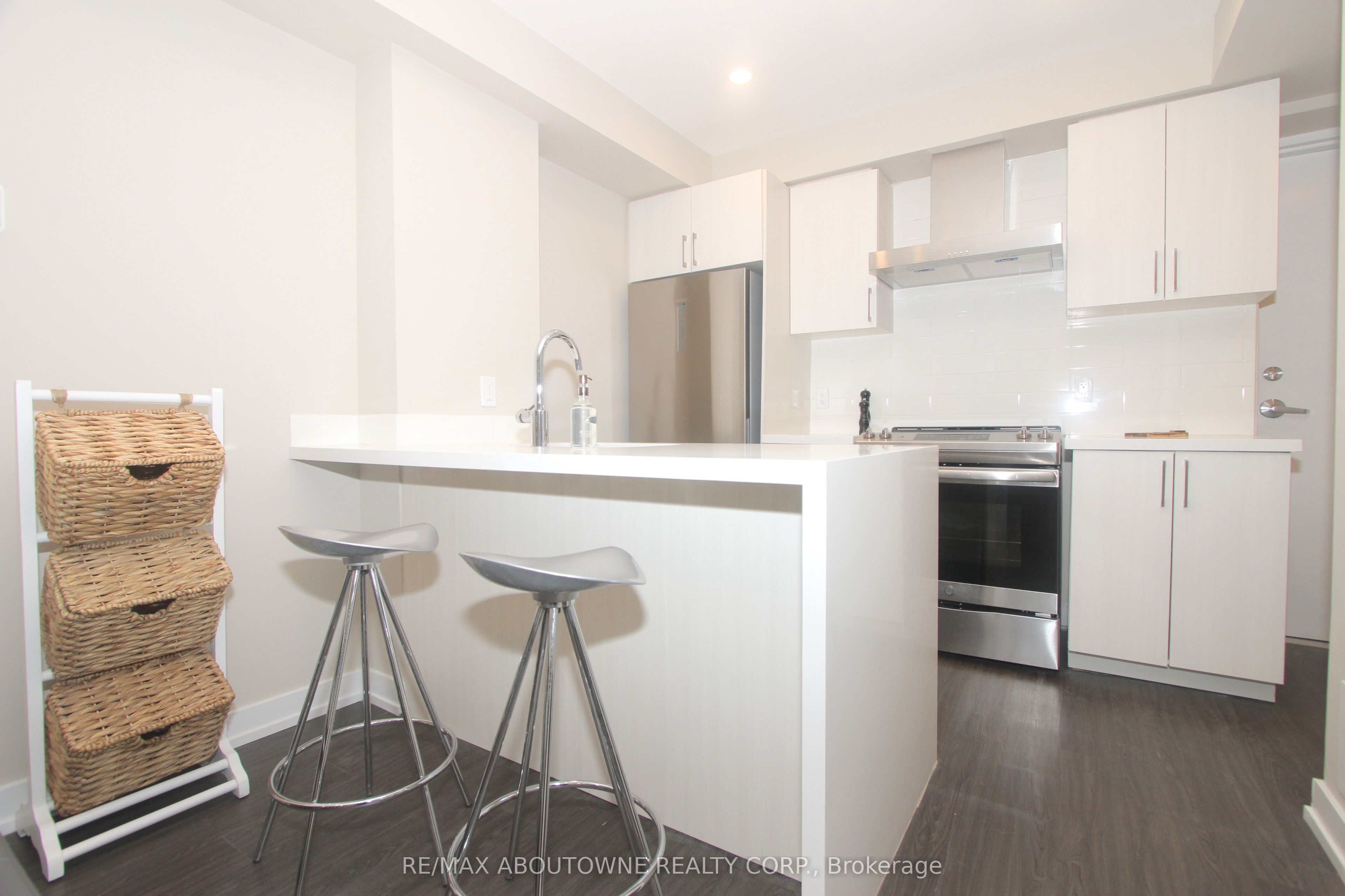 282 – 282 Bleecker Street, Toronto C08