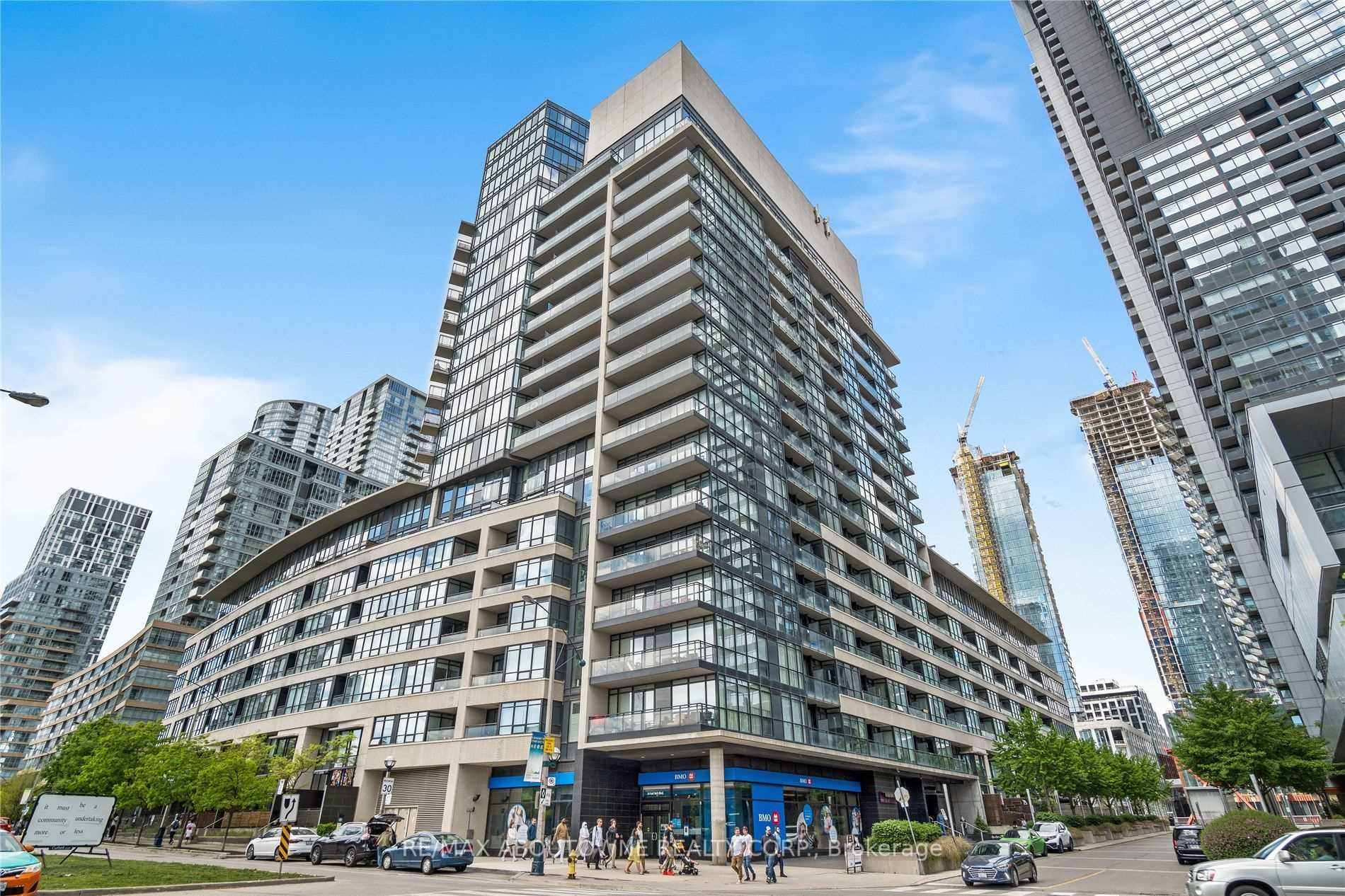 9 – 8 Telegram Mews, Toronto C01