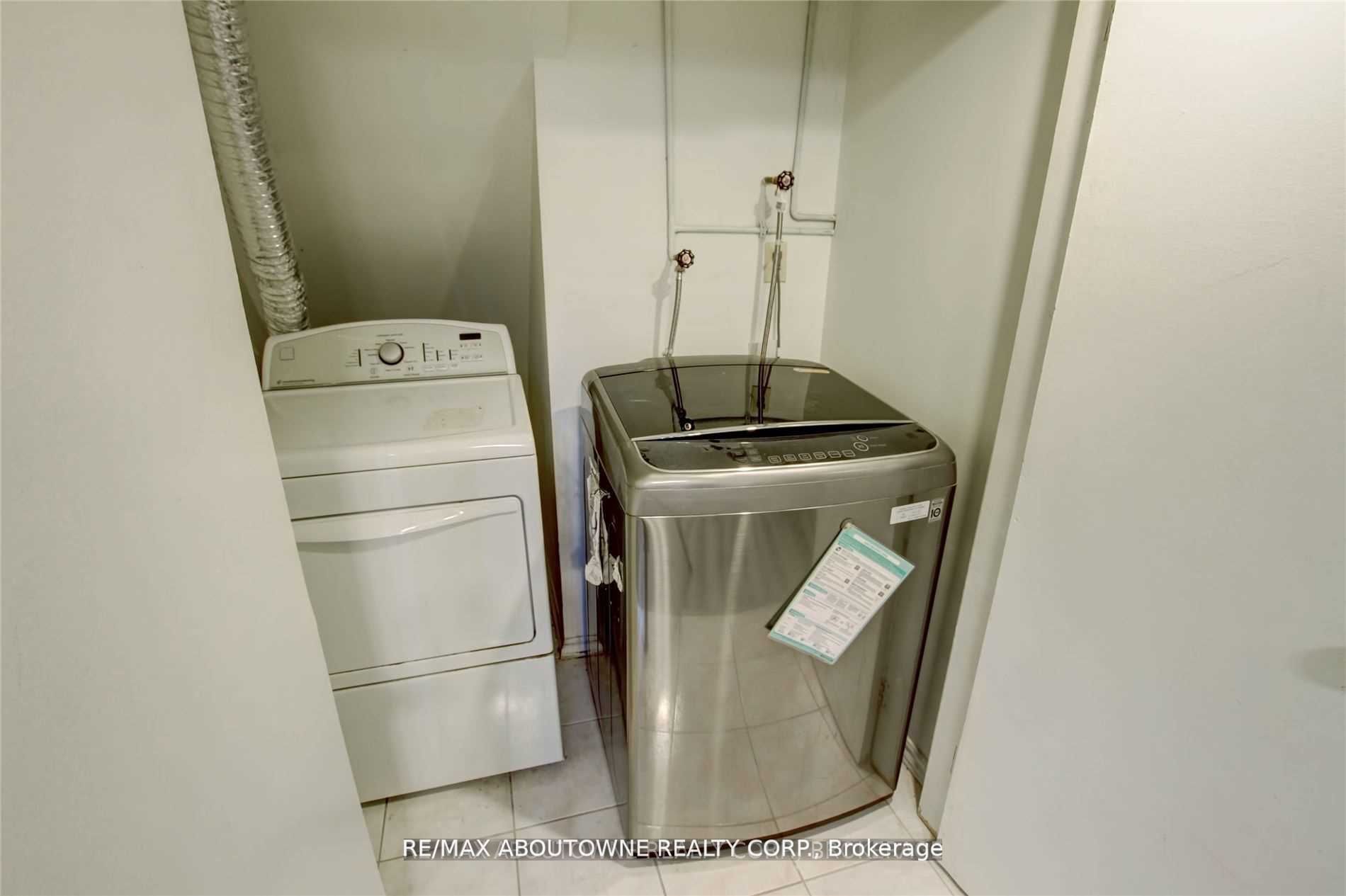 14 Angus Drive, Toronto C15 ‣ C12903250 14 Angus Drive, Toronto C15 ‣ C12903250