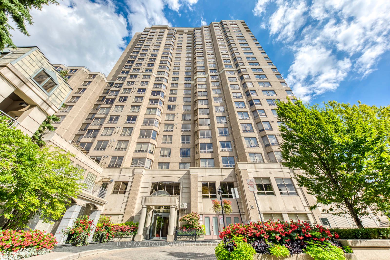 4 – 5418 Yonge Street, Toronto C07