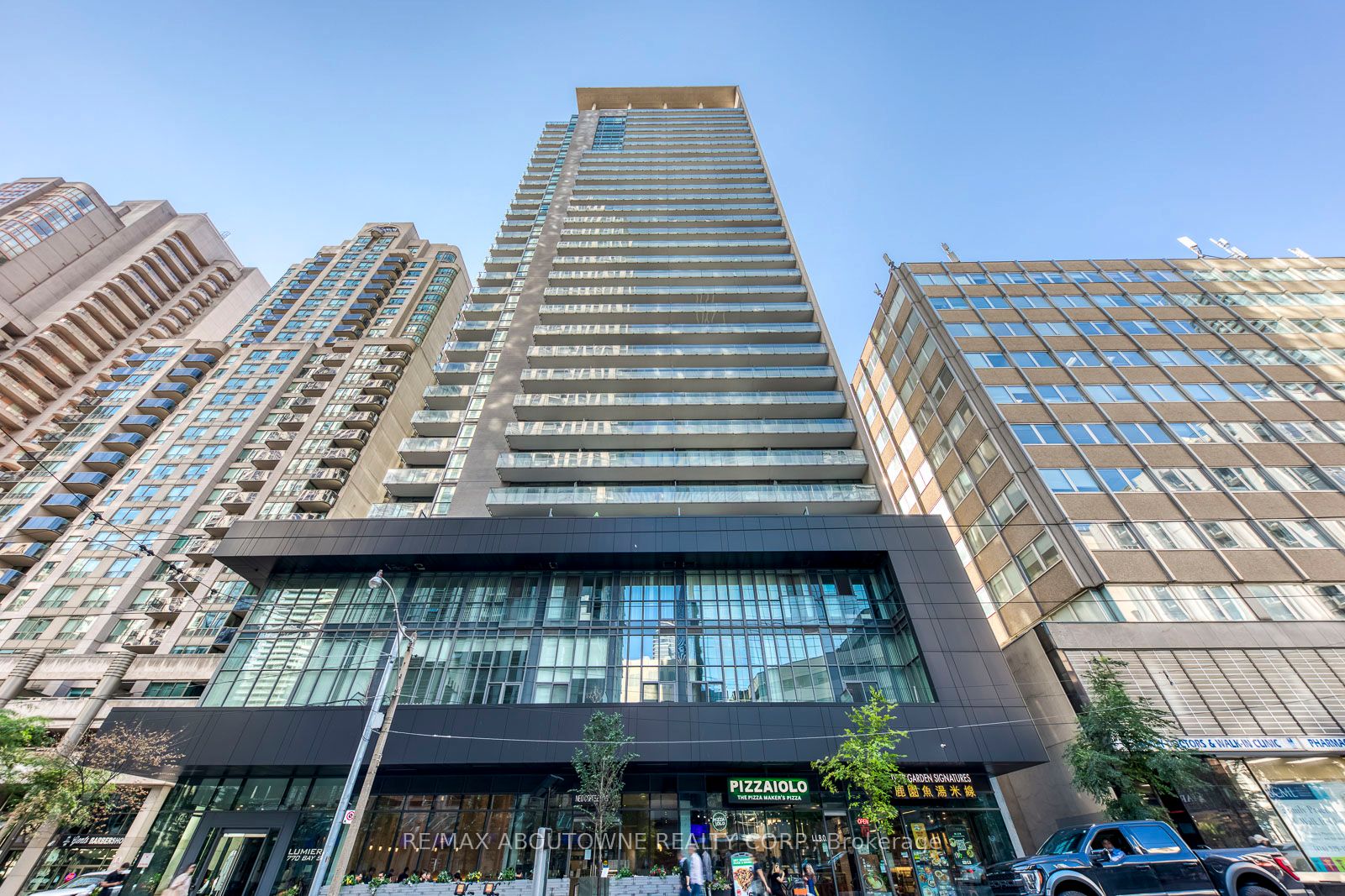 4 – 770 Bay Street, Toronto C01