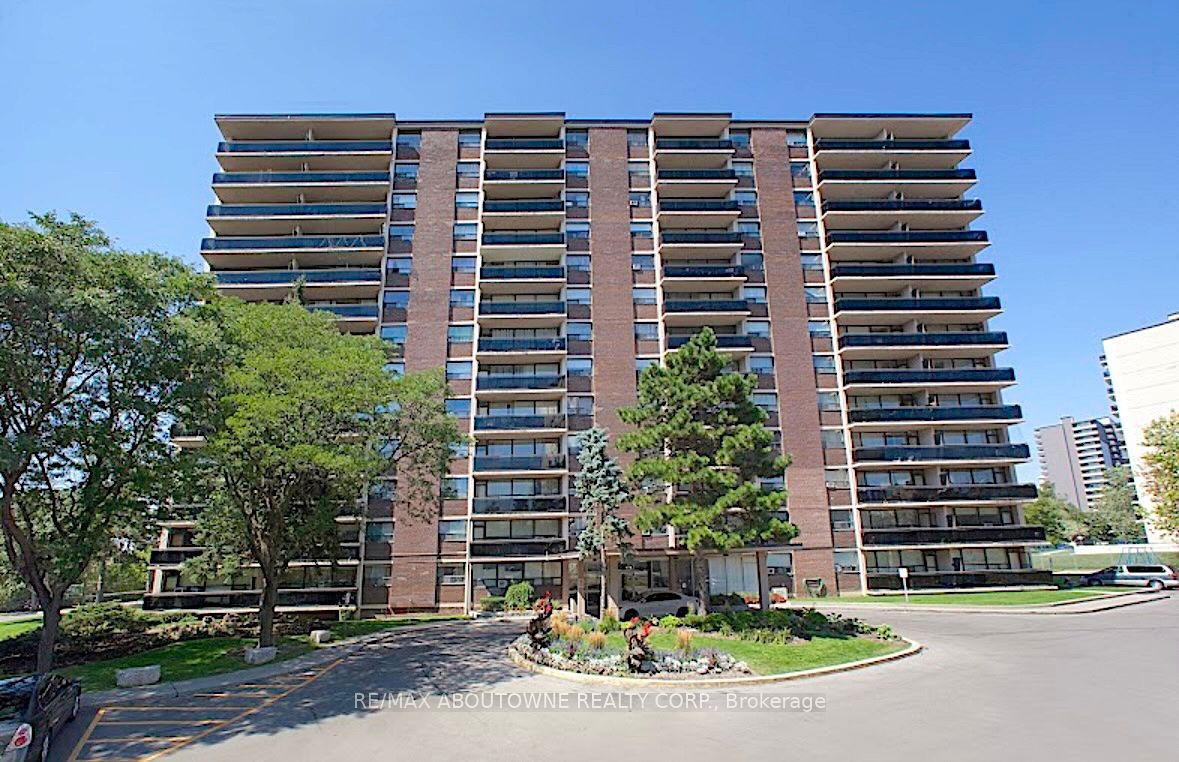 08 – 12 Rockford Road, Toronto C07