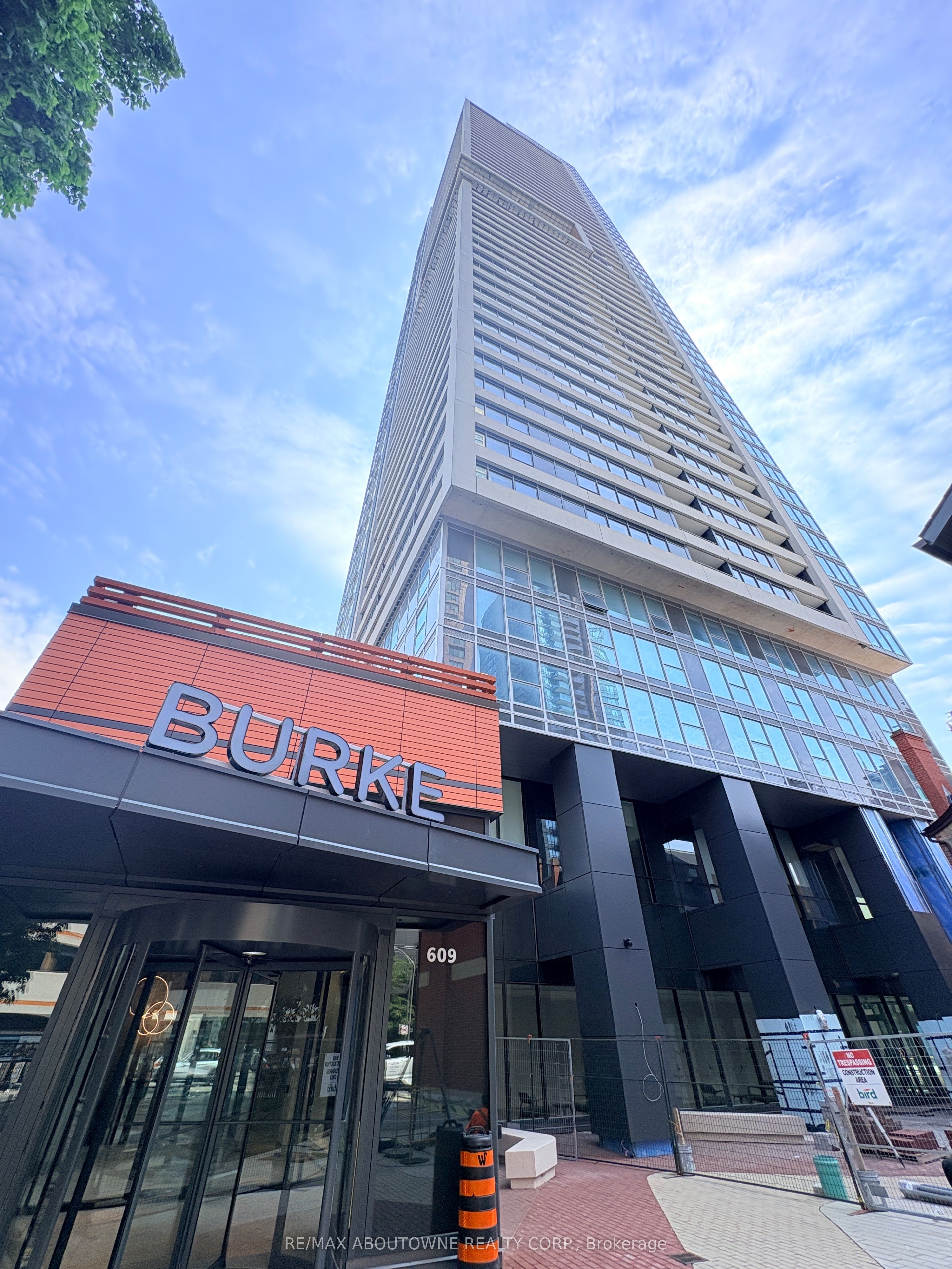 1808 – 609 Sherbourne Street, Toronto C08