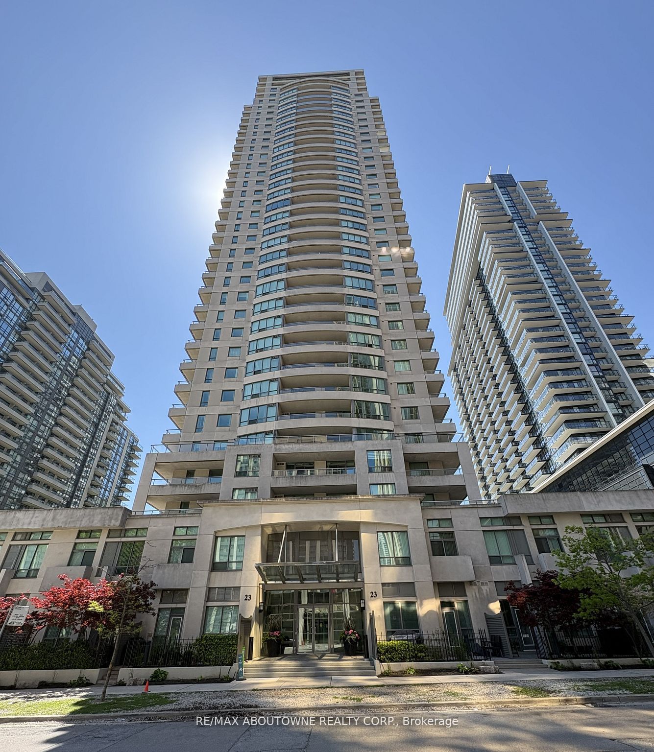 06 – 23 Hollywood Avenue, Toronto C14
