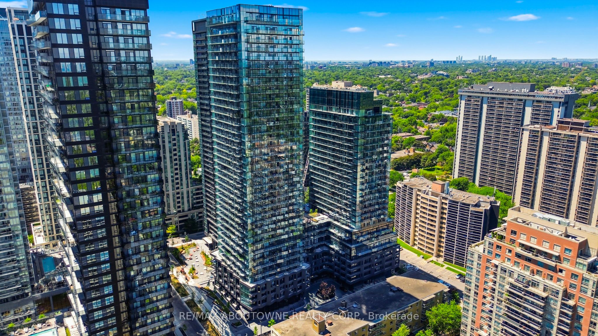 08S – 110 Broadway Avenue, Toronto C10