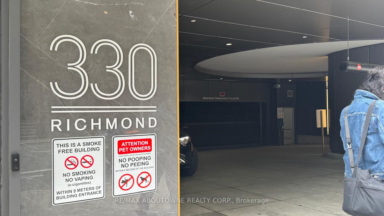 6 – 330 Richmond Street, Toronto C01
