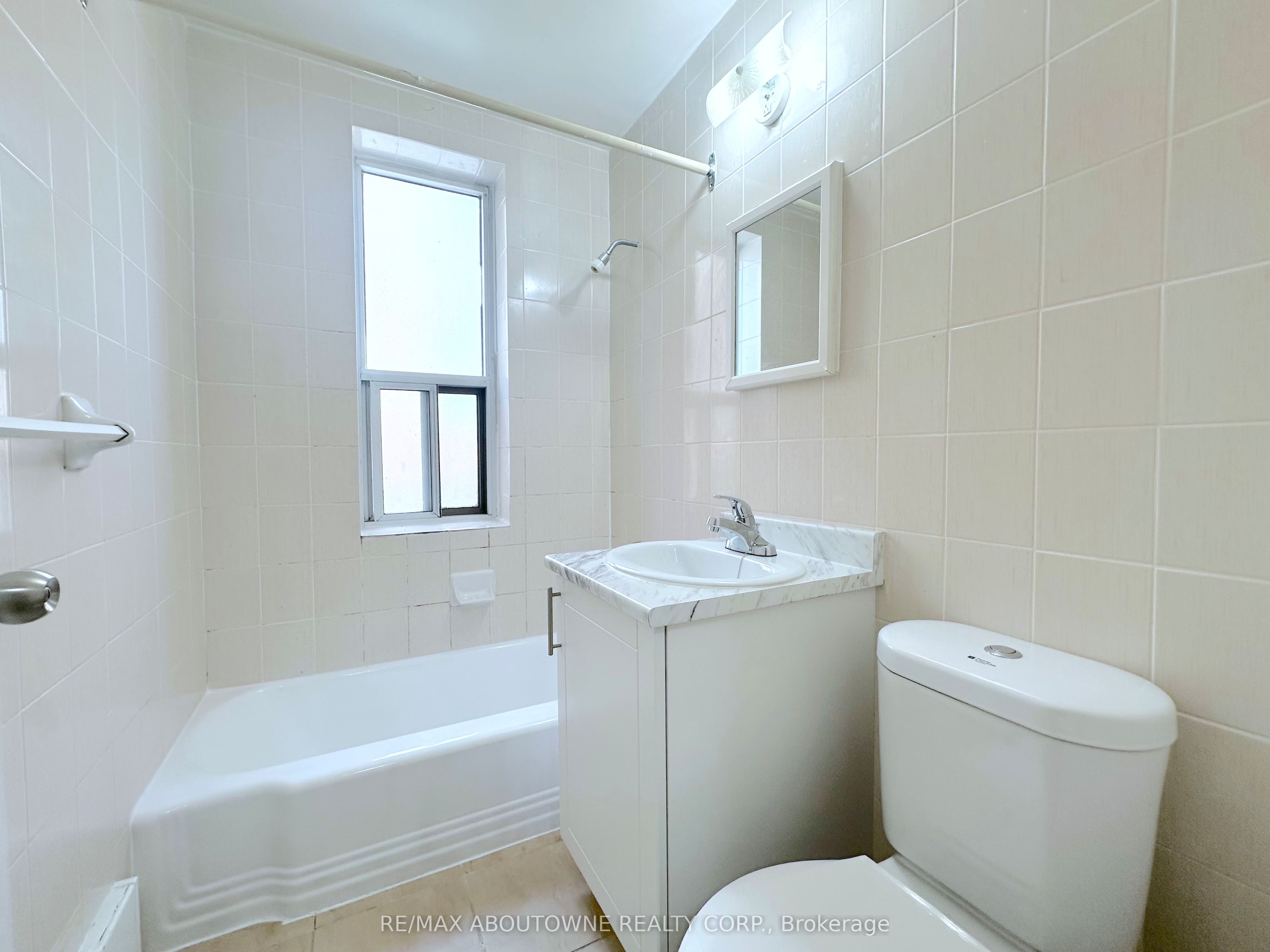 04 – 276 St Clair Avenue, Toronto C02 ‣ C13525724 04 – 276 St Clair Avenue, Toronto C02 ‣ C13525724
