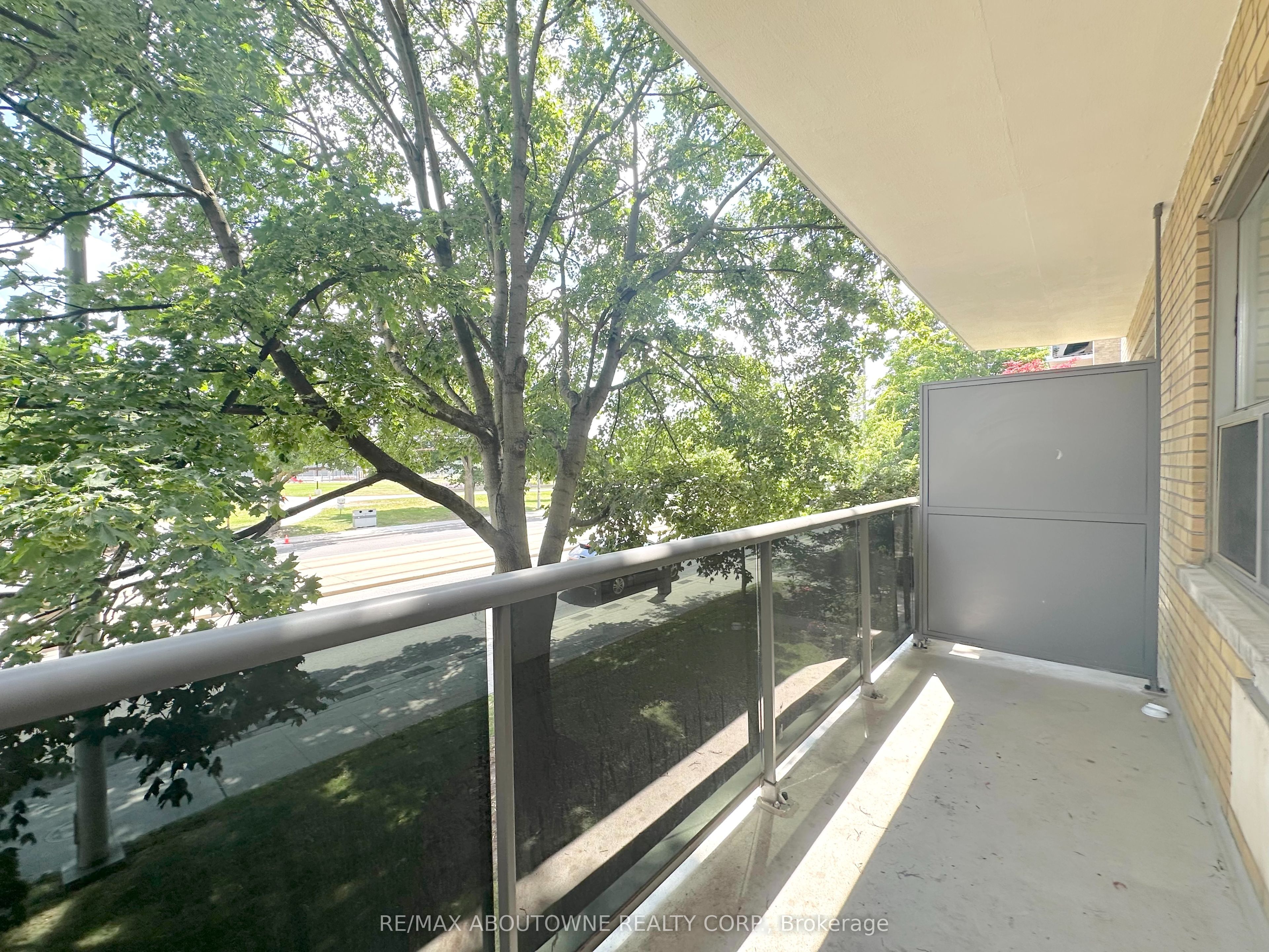 04 – 276 St Clair Avenue, Toronto C02 ‣ C13525724 04 – 276 St Clair Avenue, Toronto C02 ‣ C13525724