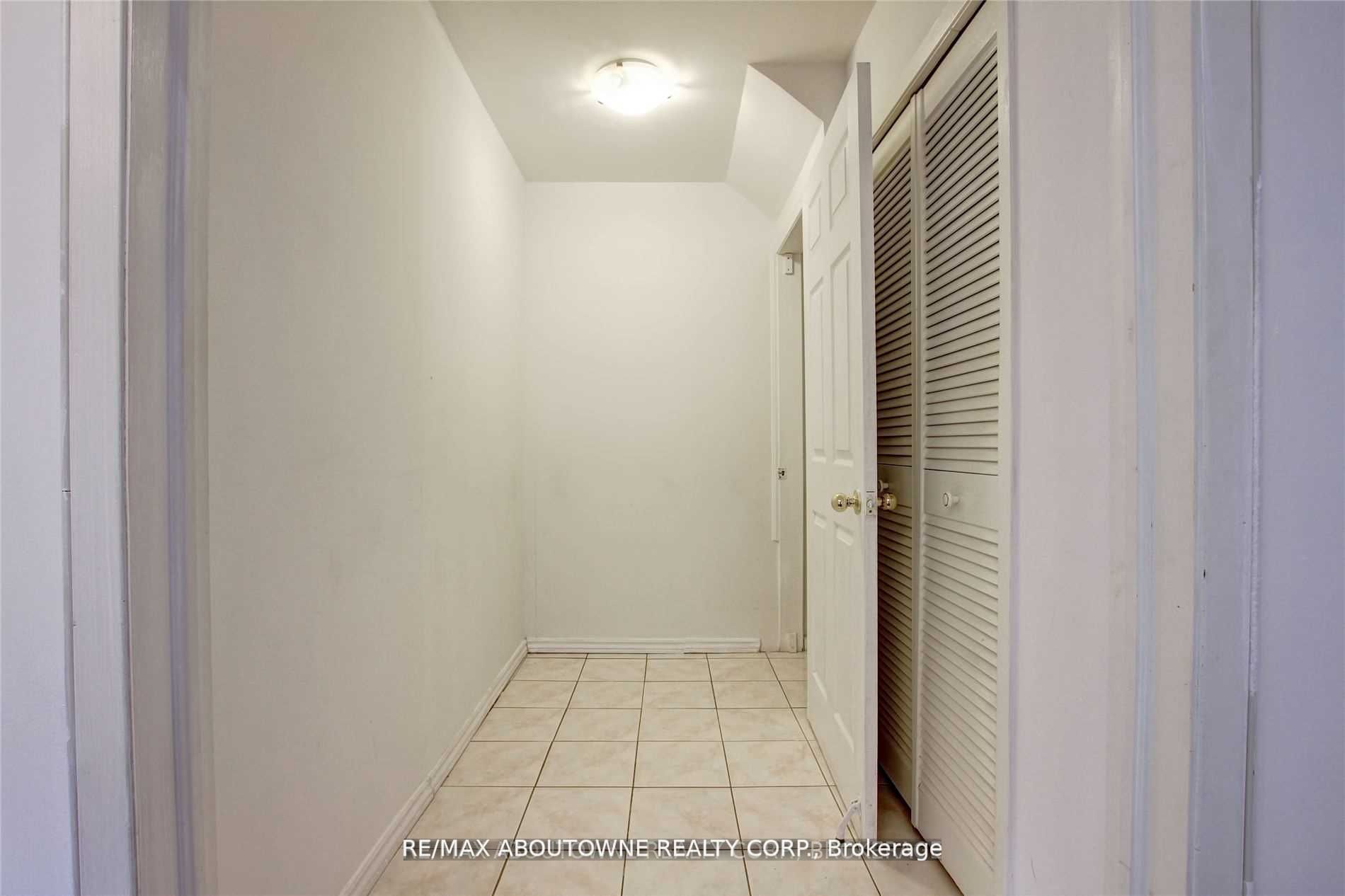 14 Angus Drive, Toronto C15 ‣ C13566002 14 Angus Drive, Toronto C15 ‣ C13566002