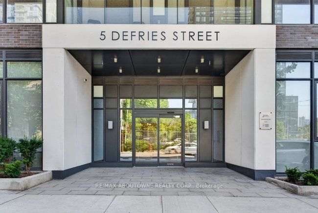 20 – 5 Defries Street, Toronto C08 ‣ C13566036 20 – 5 Defries Street, Toronto C08 ‣ C13566036