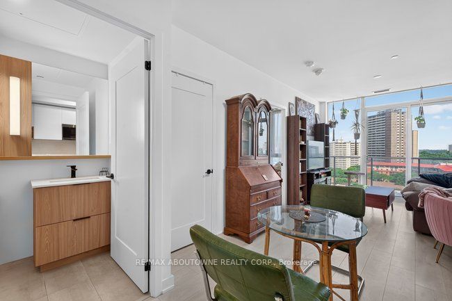20 – 5 Defries Street, Toronto C08 ‣ C13566036 20 – 5 Defries Street, Toronto C08 ‣ C13566036