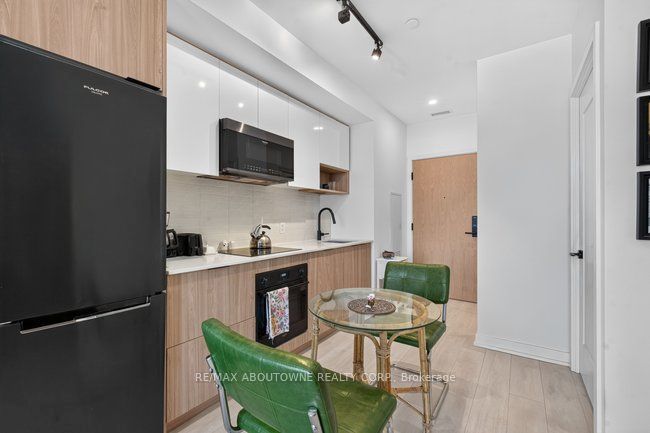 20 – 5 Defries Street, Toronto C08 ‣ C13566036 20 – 5 Defries Street, Toronto C08 ‣ C13566036