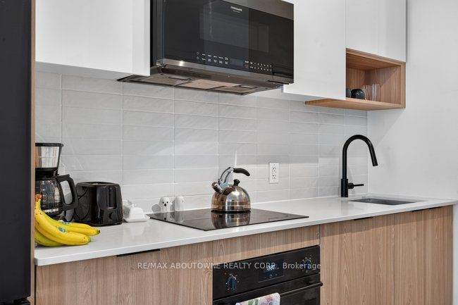 20 – 5 Defries Street, Toronto C08 ‣ C13566036 20 – 5 Defries Street, Toronto C08 ‣ C13566036