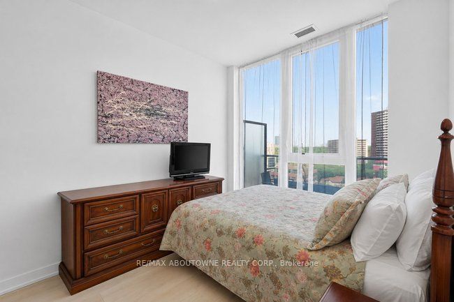 20 – 5 Defries Street, Toronto C08 ‣ C13566036 20 – 5 Defries Street, Toronto C08 ‣ C13566036