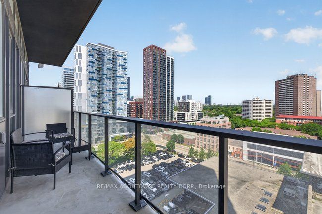 20 – 5 Defries Street, Toronto C08 ‣ C13566036 20 – 5 Defries Street, Toronto C08 ‣ C13566036