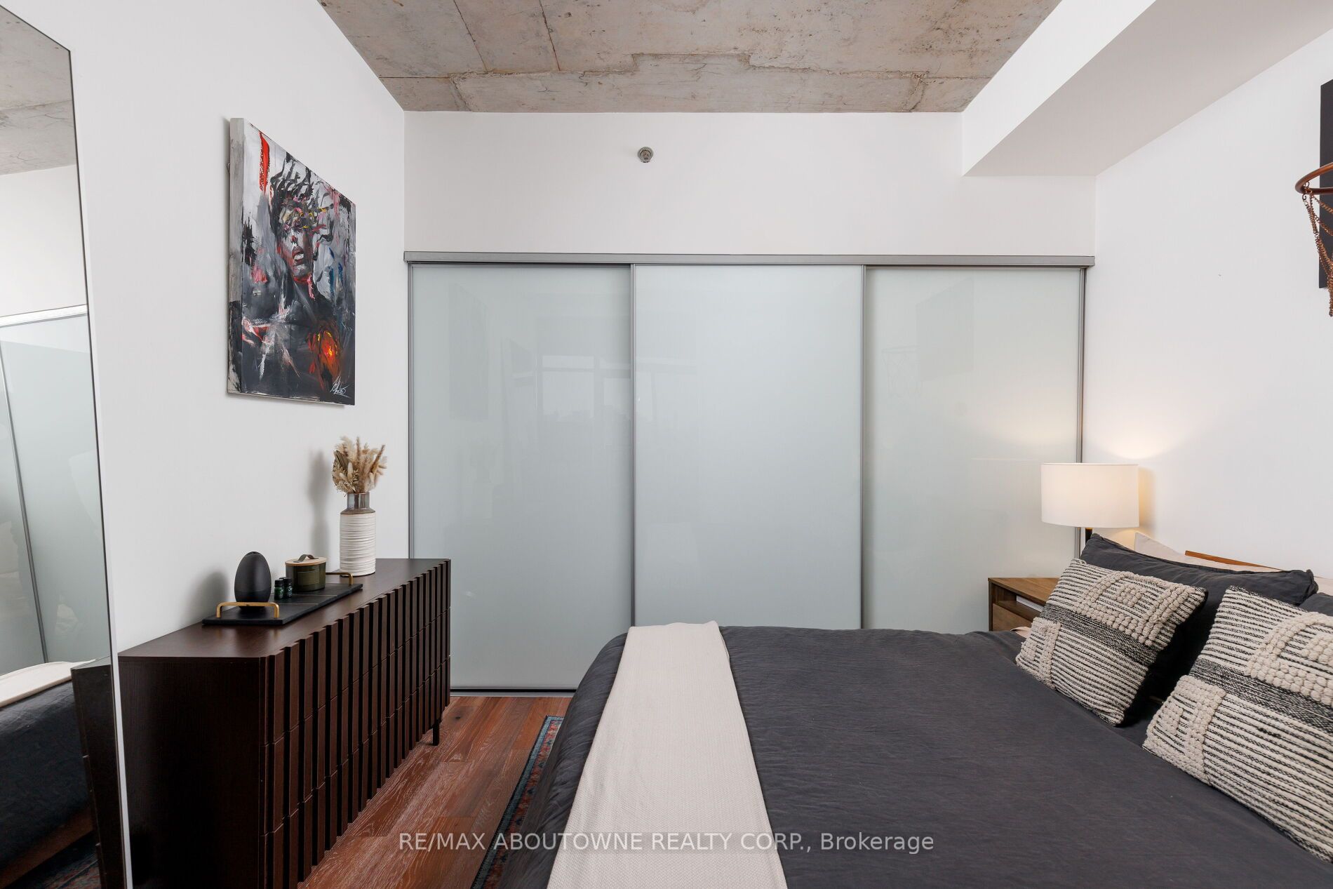 4 – 20 Minowan Miikan Lane, Toronto C01 ‣ C13582716 4 – 20 Minowan Miikan Lane, Toronto C01 ‣ C13582716