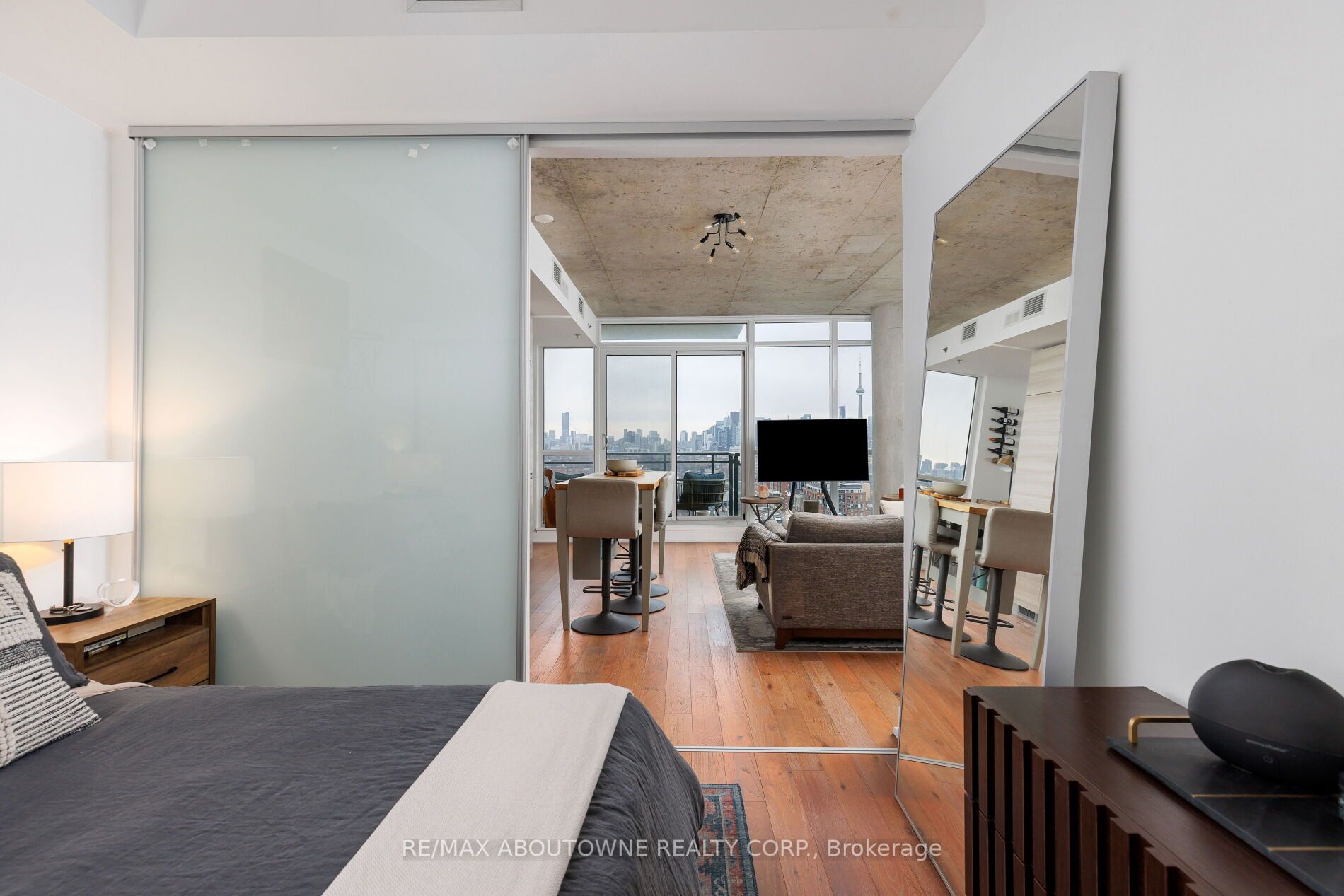4 – 20 Minowan Miikan Lane, Toronto C01 ‣ C13582716 4 – 20 Minowan Miikan Lane, Toronto C01 ‣ C13582716