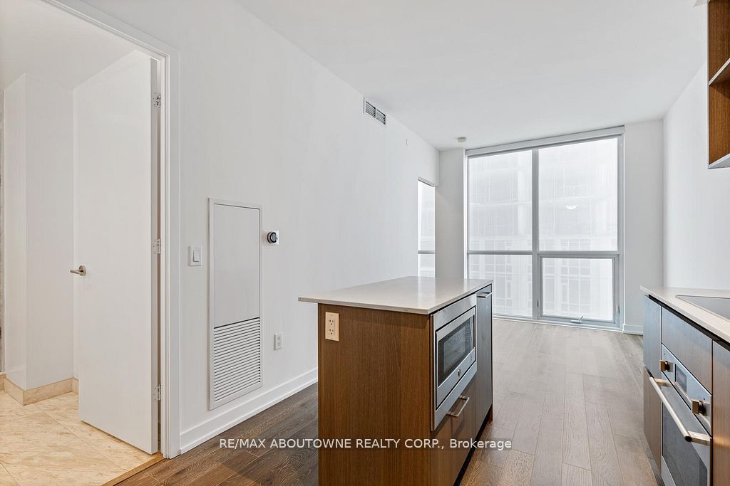 Call LBO – 1 YORKVILLE AVENUE, Toronto C02 ‣ C13592318 Call LBO – 1 YORKVILLE AVENUE, Toronto C02 ‣ C13592318