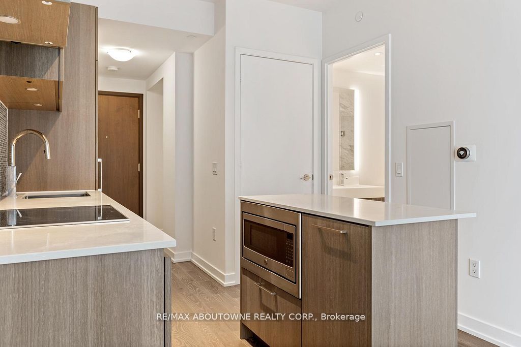 Call LBO – 1 YORKVILLE AVENUE, Toronto C02 ‣ C13592318 Call LBO – 1 YORKVILLE AVENUE, Toronto C02 ‣ C13592318