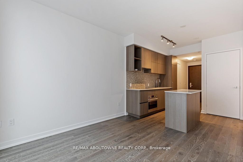 Call LBO – 1 YORKVILLE AVENUE, Toronto C02 ‣ C13592318 Call LBO – 1 YORKVILLE AVENUE, Toronto C02 ‣ C13592318