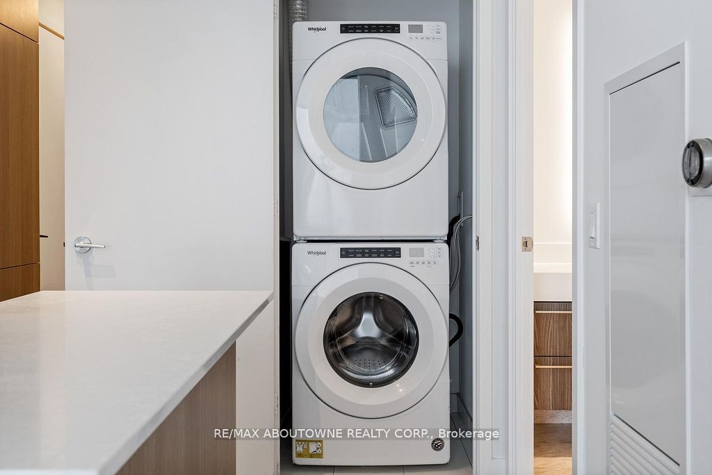 Call LBO – 1 YORKVILLE AVENUE, Toronto C02 ‣ C13592318 Call LBO – 1 YORKVILLE AVENUE, Toronto C02 ‣ C13592318