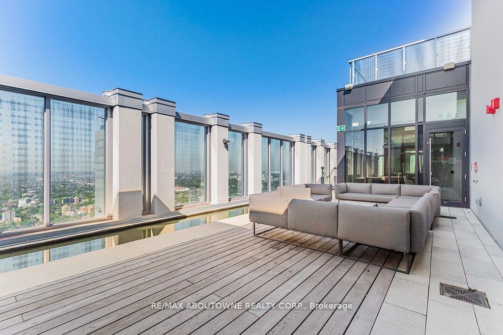 Call LBO – 1 YORKVILLE AVENUE, Toronto C02 ‣ C13592318 Call LBO – 1 YORKVILLE AVENUE, Toronto C02 ‣ C13592318