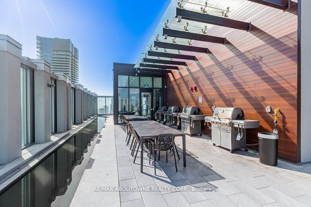 Call LBO – 1 YORKVILLE AVENUE, Toronto C02 ‣ C13592318 Call LBO – 1 YORKVILLE AVENUE, Toronto C02 ‣ C13592318