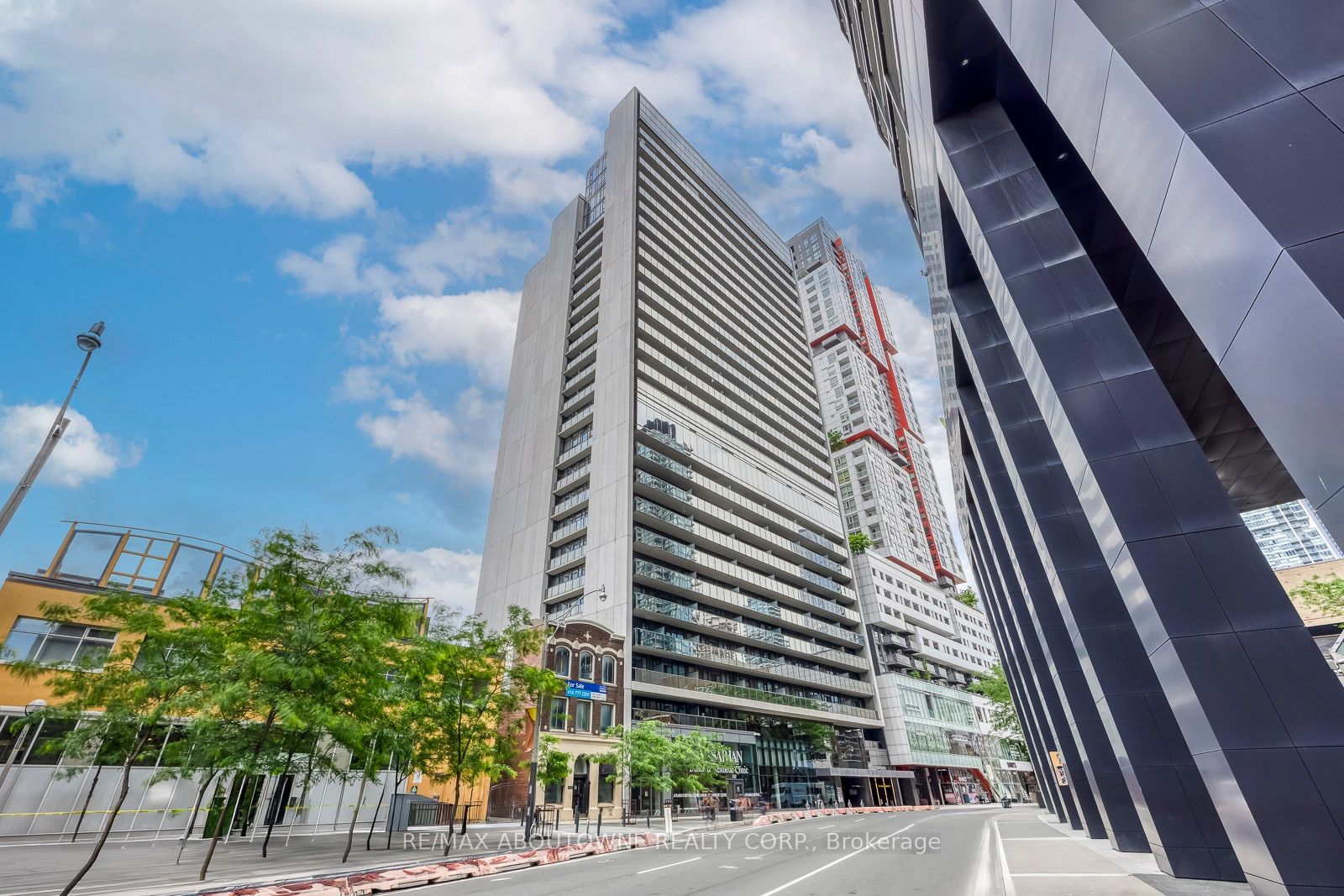 1 – 330 Richmond Street, Toronto C01