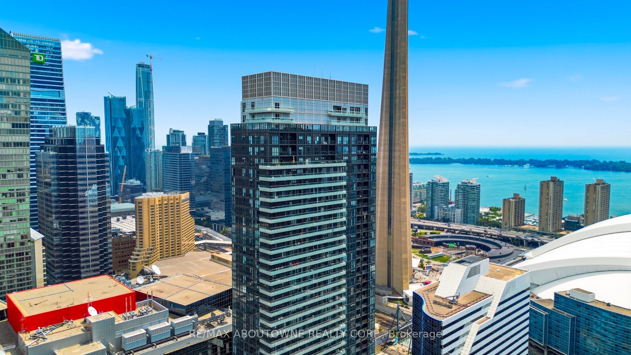 9 – 300 Front Street, Toronto C01 ‣ C13649686 9 – 300 Front Street, Toronto C01 ‣ C13649686