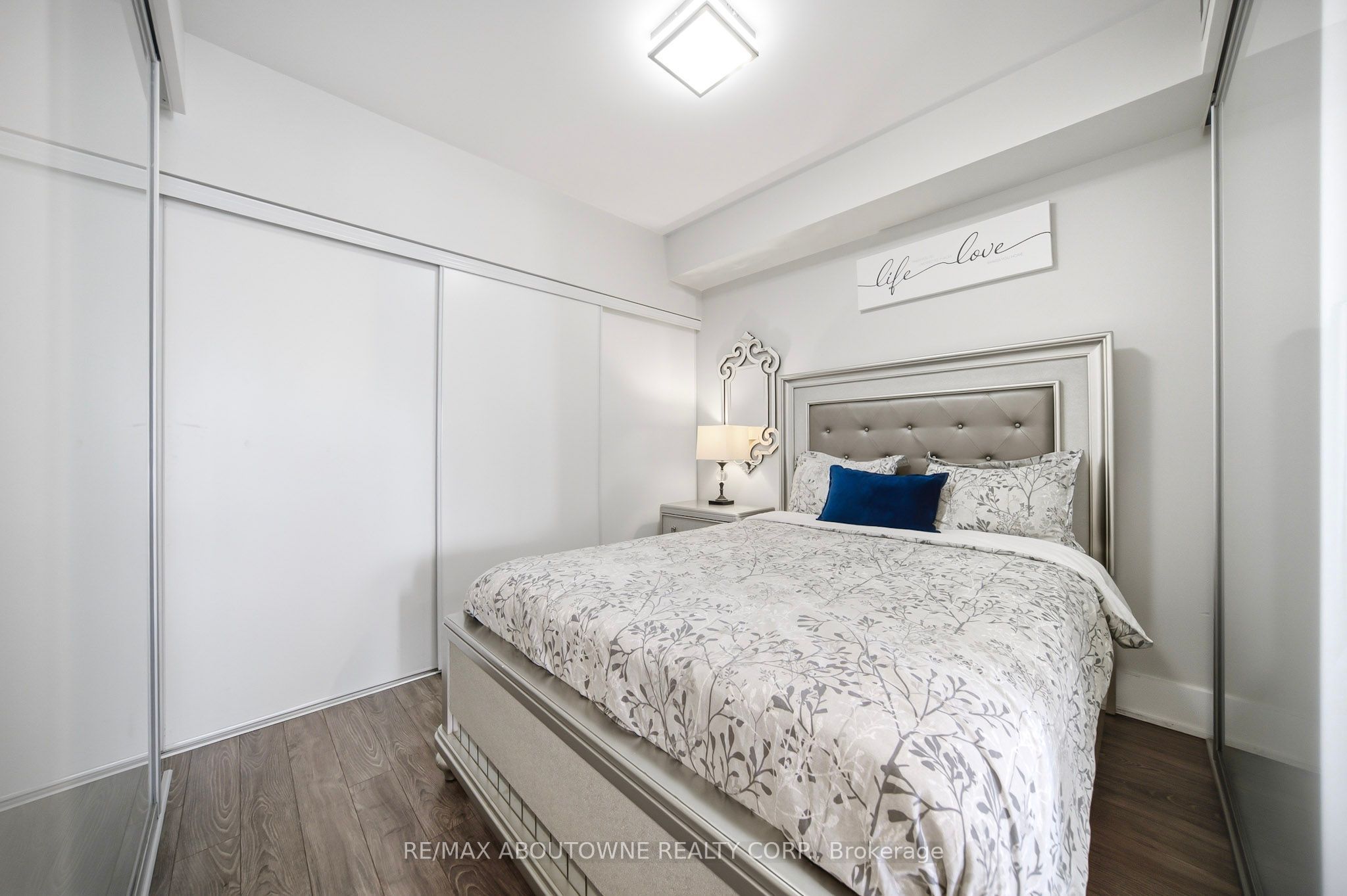 9 – 300 Front Street, Toronto C01 ‣ C13649686 9 – 300 Front Street, Toronto C01 ‣ C13649686