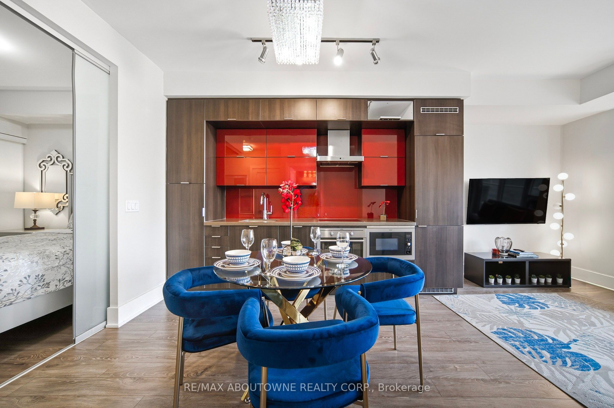 9 – 300 Front Street, Toronto C01 ‣ C13649686 9 – 300 Front Street, Toronto C01 ‣ C13649686