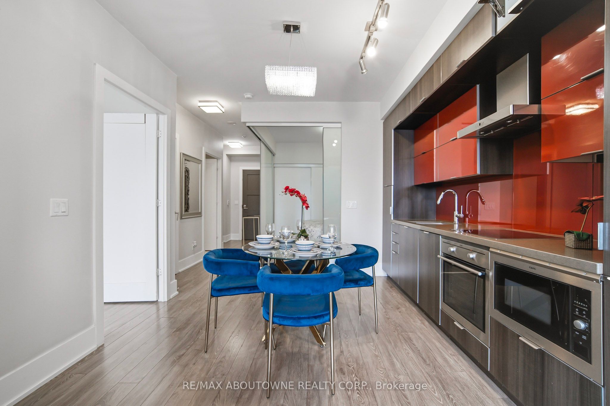 9 – 300 Front Street, Toronto C01 ‣ C13649686 9 – 300 Front Street, Toronto C01 ‣ C13649686