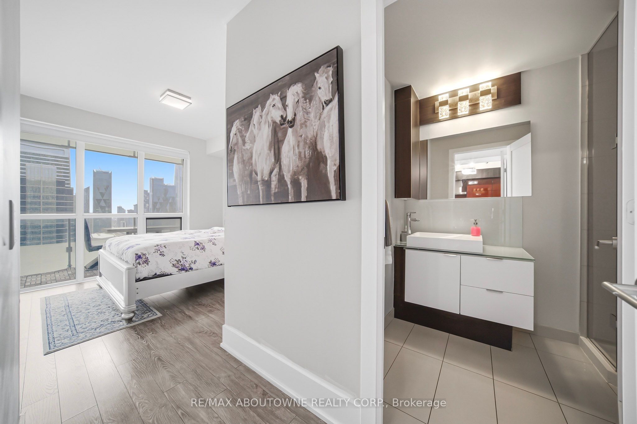 9 – 300 Front Street, Toronto C01 ‣ C13649686 9 – 300 Front Street, Toronto C01 ‣ C13649686