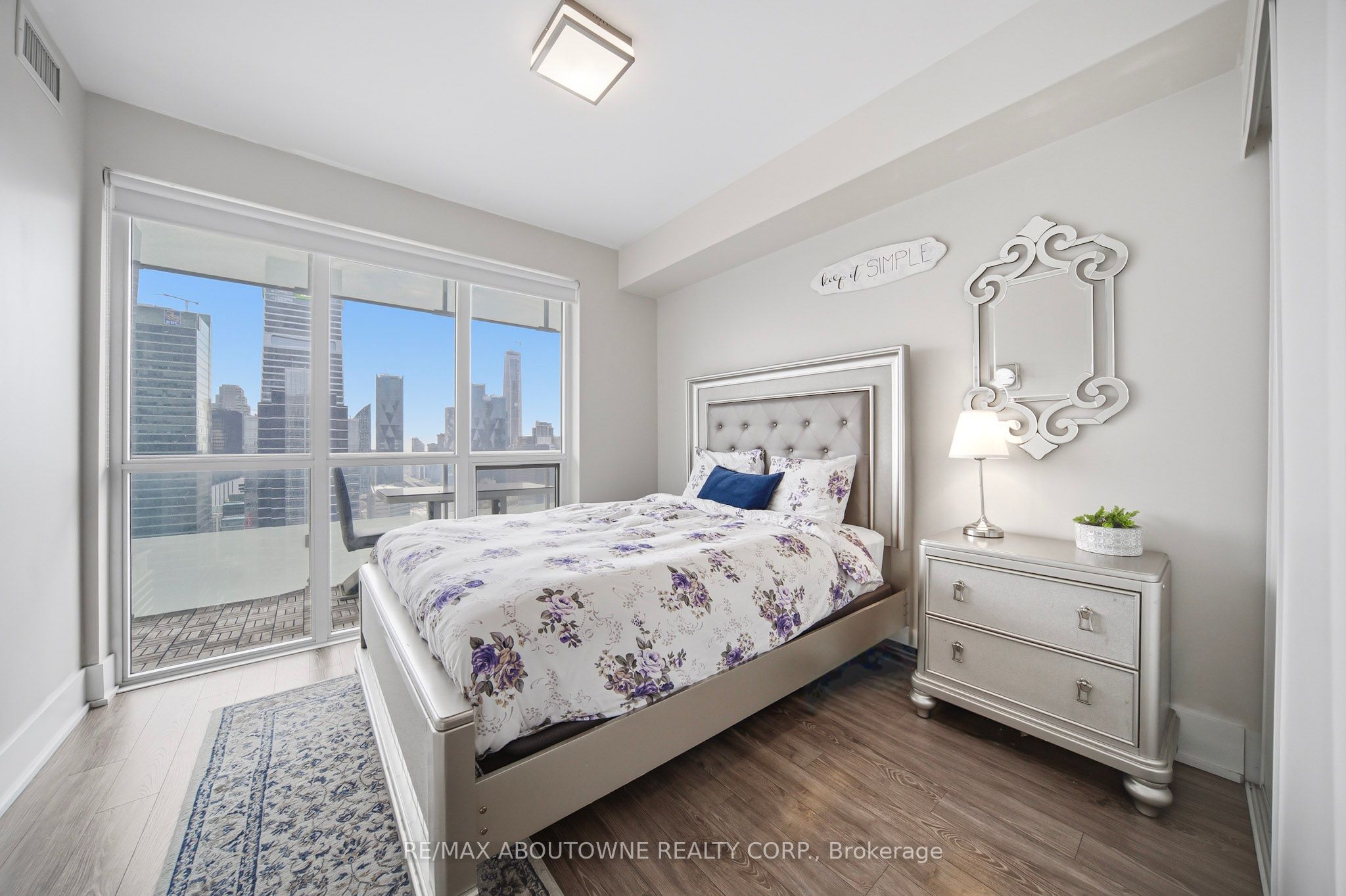 9 – 300 Front Street, Toronto C01 ‣ C13649686 9 – 300 Front Street, Toronto C01 ‣ C13649686