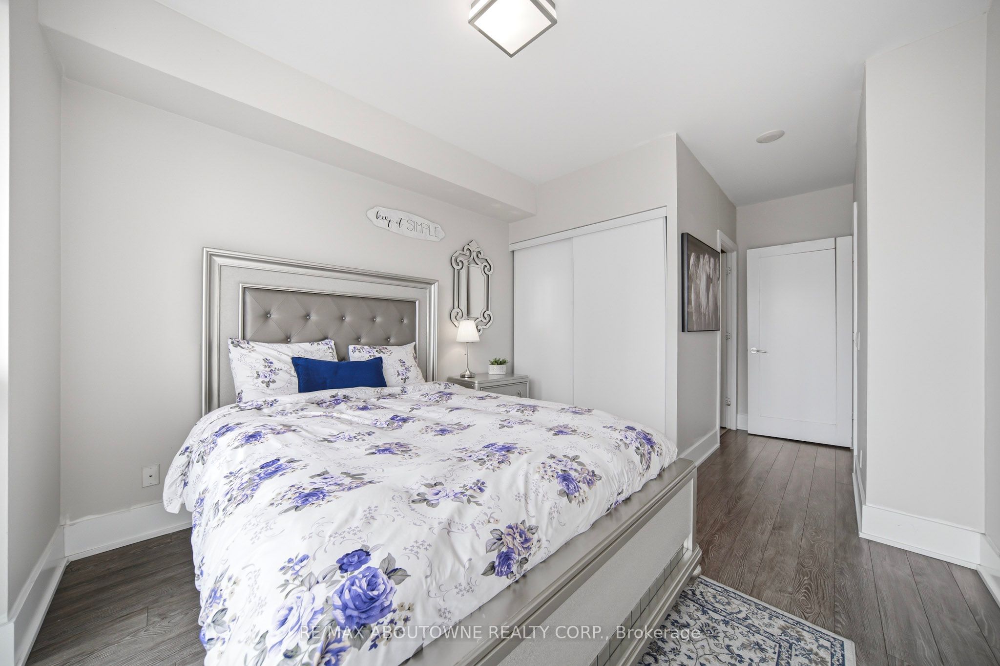 9 – 300 Front Street, Toronto C01 ‣ C13649686 9 – 300 Front Street, Toronto C01 ‣ C13649686