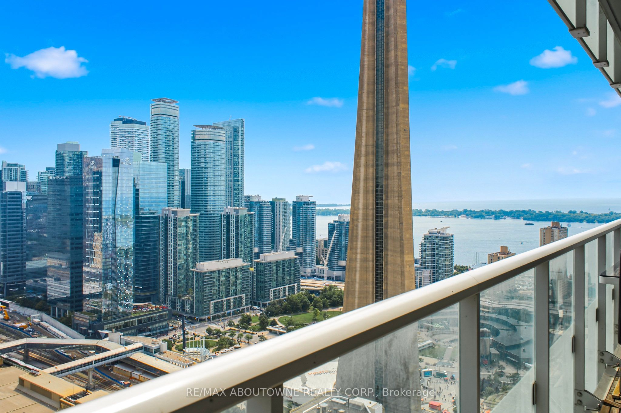 9 – 300 Front Street, Toronto C01 ‣ C13649686 9 – 300 Front Street, Toronto C01 ‣ C13649686