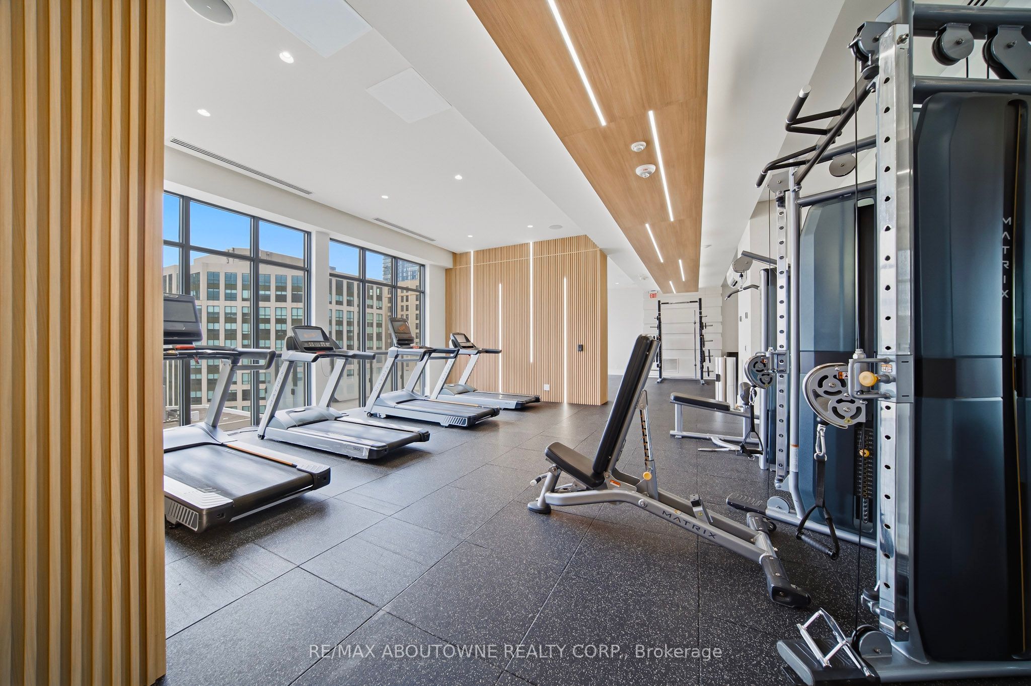 9 – 300 Front Street, Toronto C01 ‣ C13649686 9 – 300 Front Street, Toronto C01 ‣ C13649686