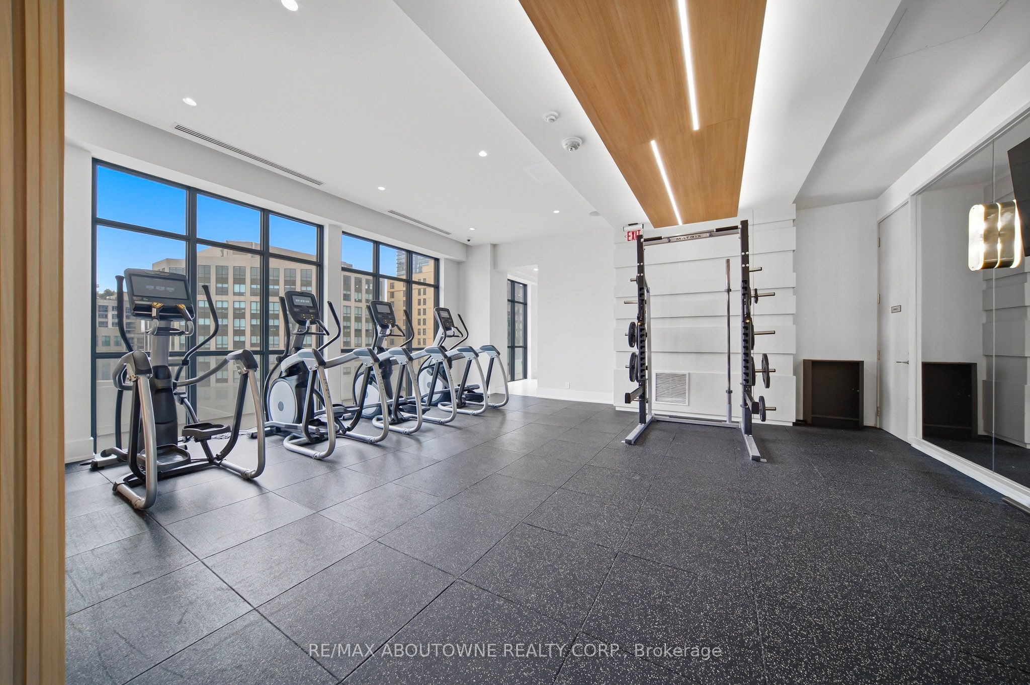 9 – 300 Front Street, Toronto C01 ‣ C13649686 9 – 300 Front Street, Toronto C01 ‣ C13649686