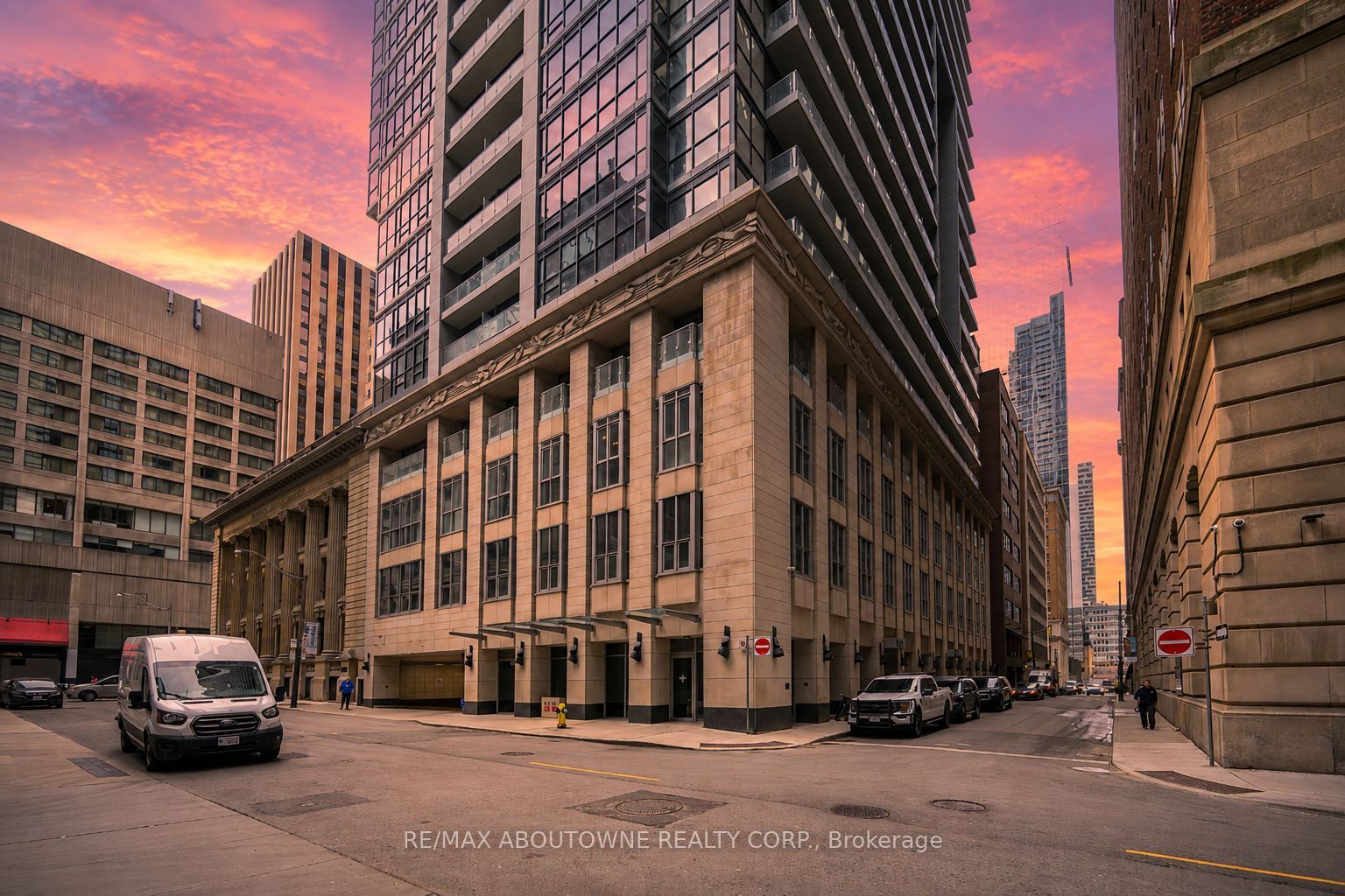 15 – 70 Temperance Street, Toronto C01
