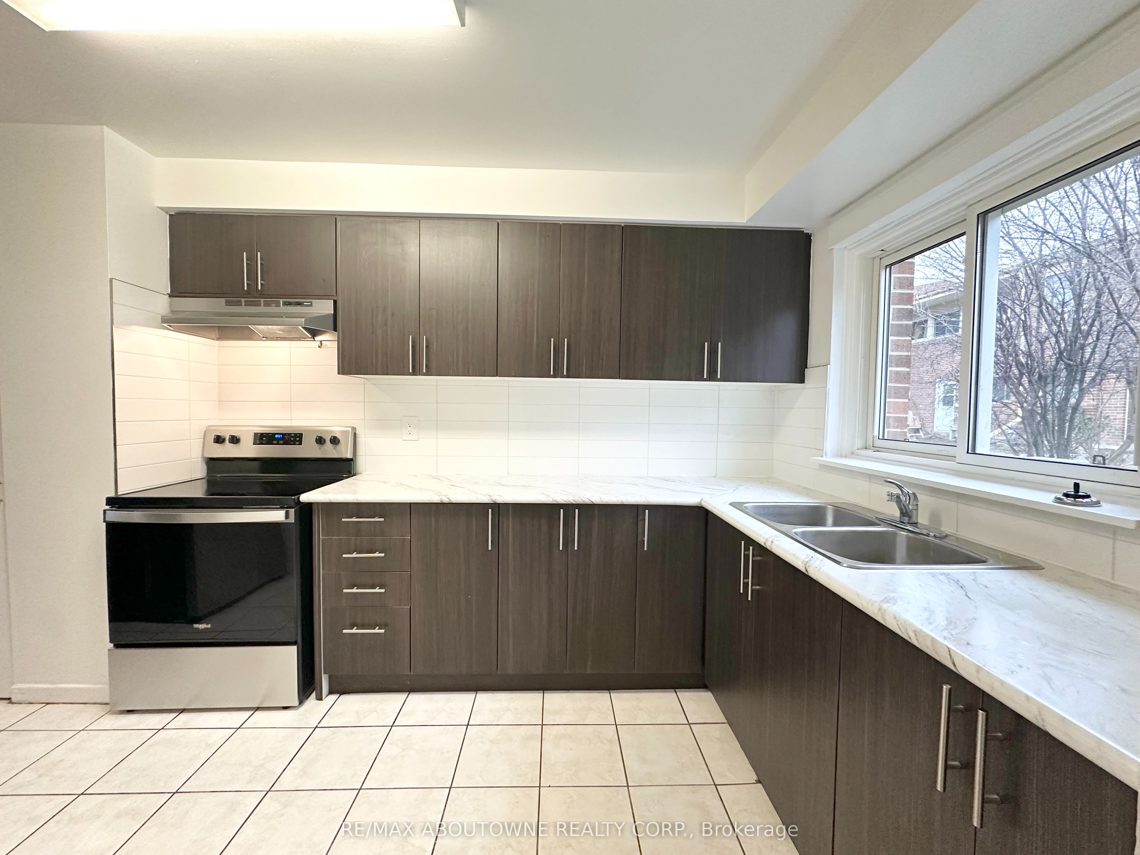 4 – 63 Havenbrook Boulevard, Toronto C15