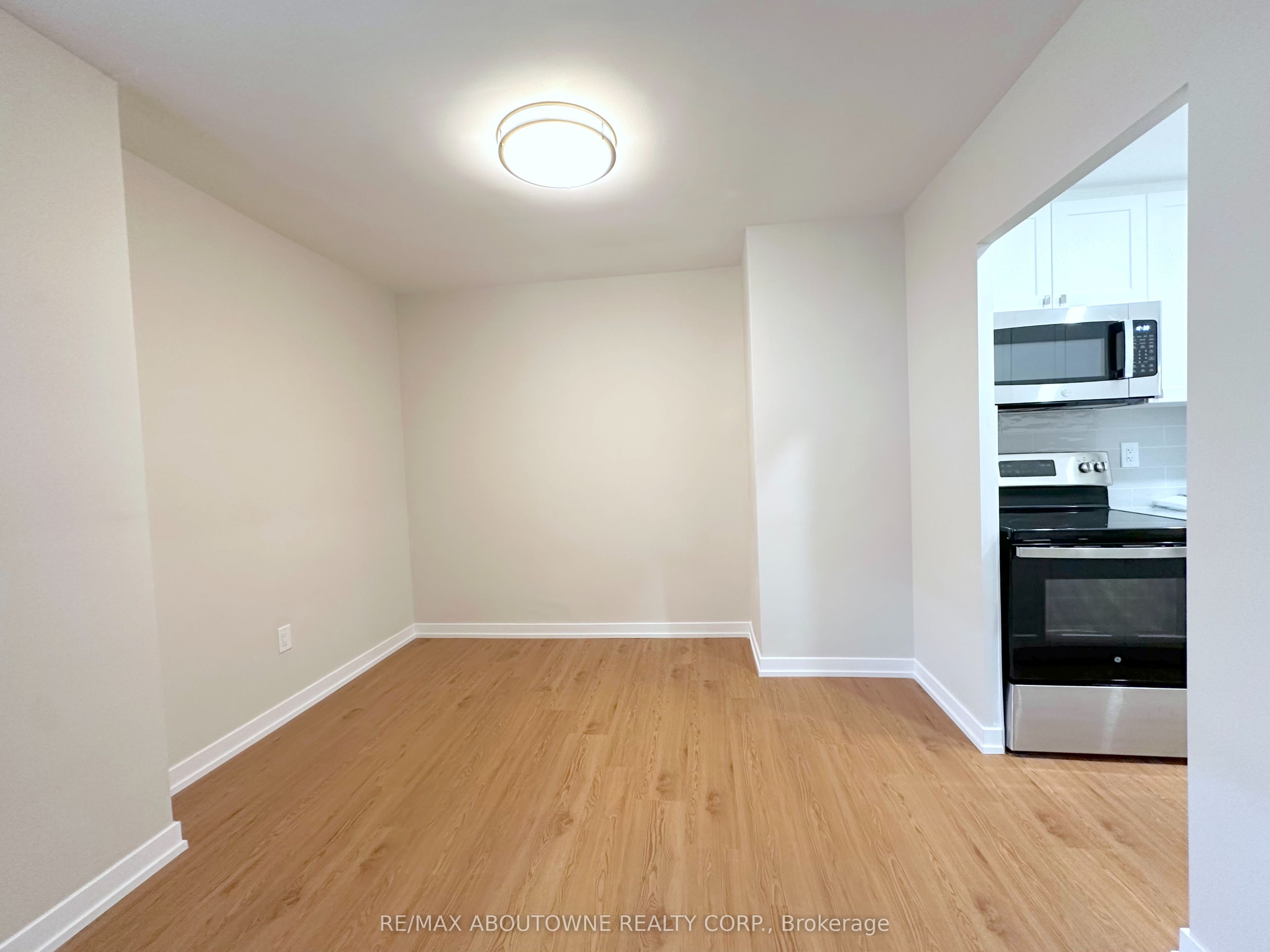 506 – 300 St Clair Avenue, Toronto C02 ‣ C13724750 506 – 300 St Clair Avenue, Toronto C02 ‣ C13724750