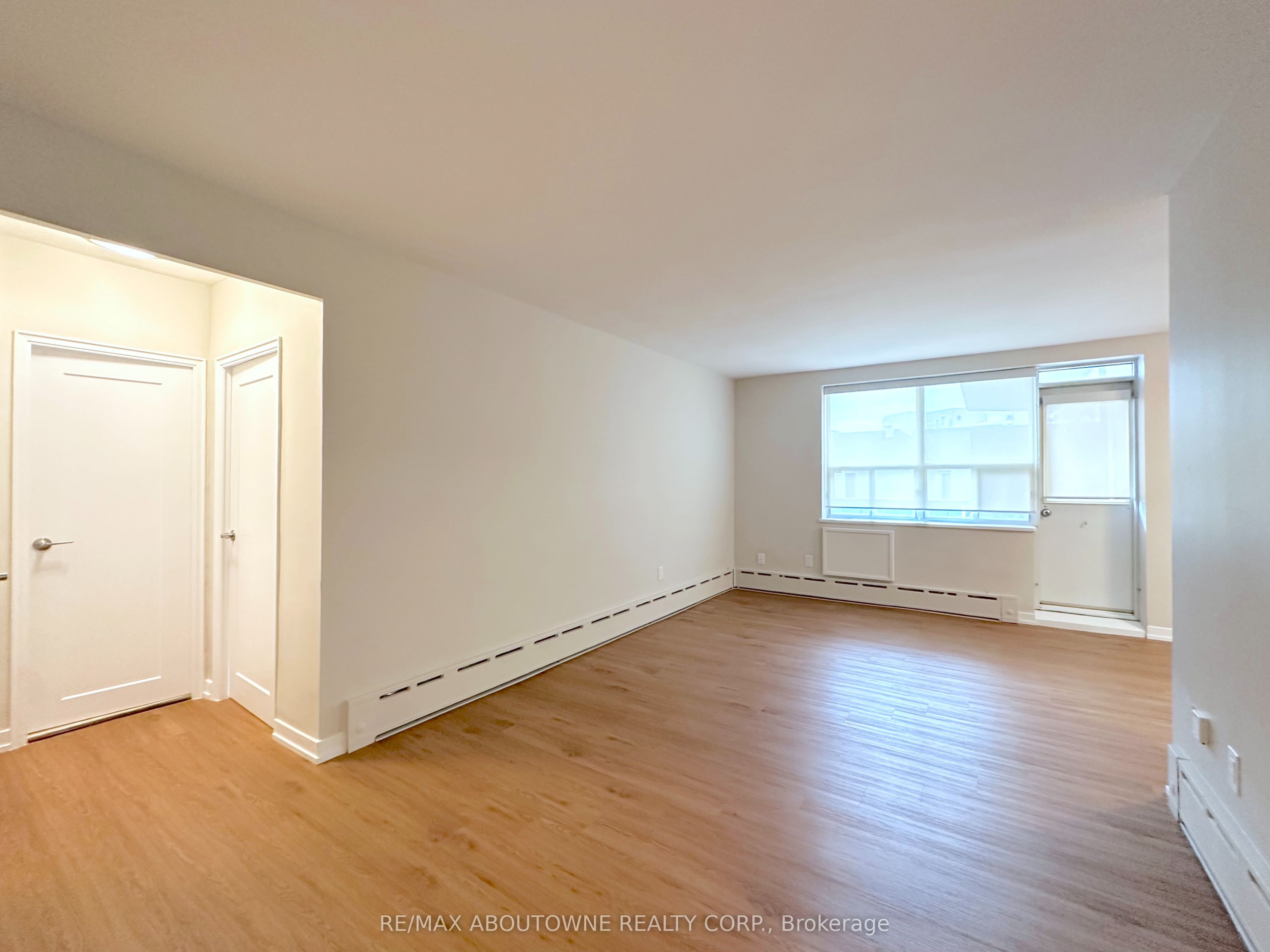 506 – 300 St Clair Avenue, Toronto C02 ‣ C13724750 506 – 300 St Clair Avenue, Toronto C02 ‣ C13724750