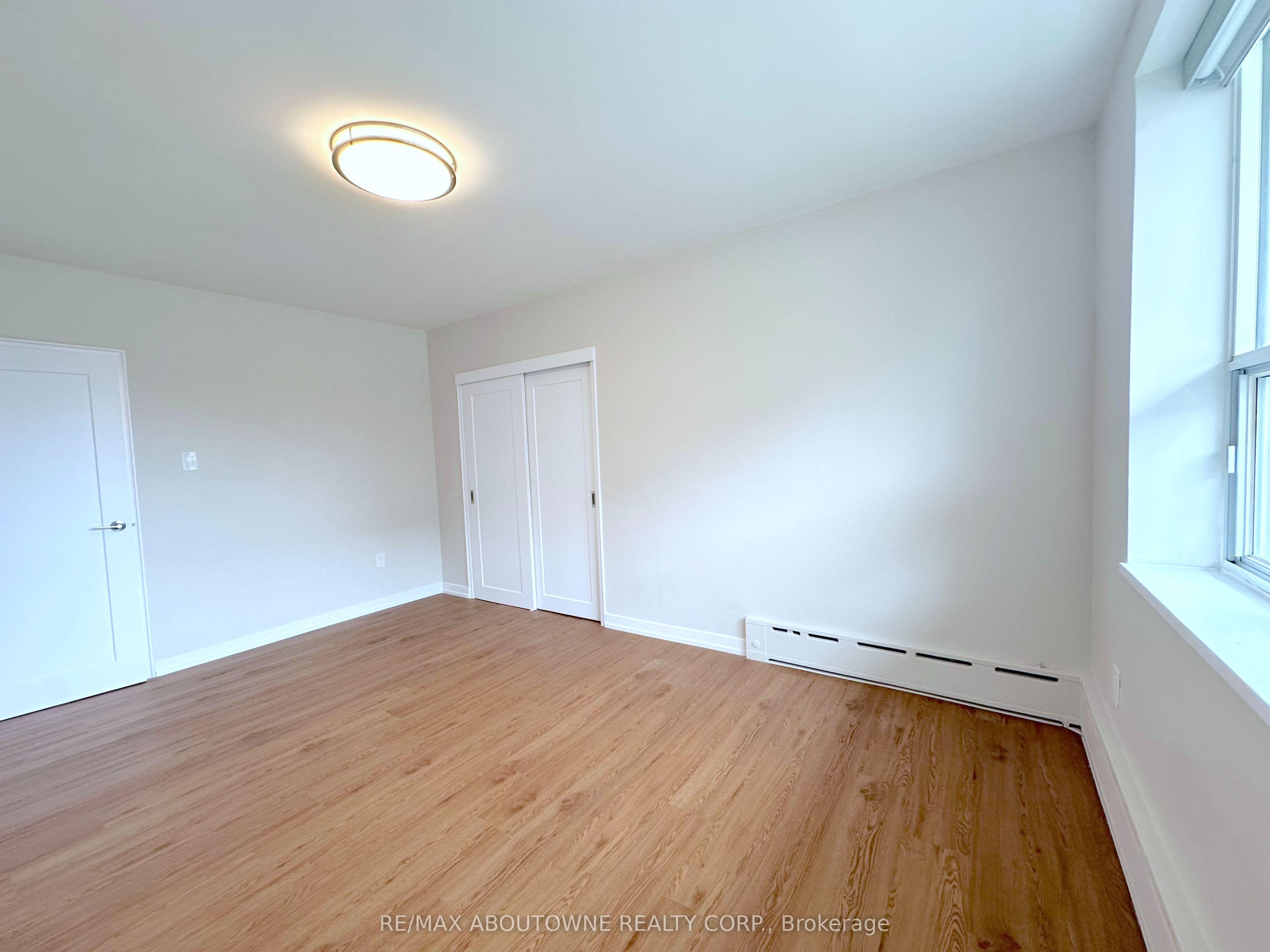 506 – 300 St Clair Avenue, Toronto C02 ‣ C13724750 506 – 300 St Clair Avenue, Toronto C02 ‣ C13724750