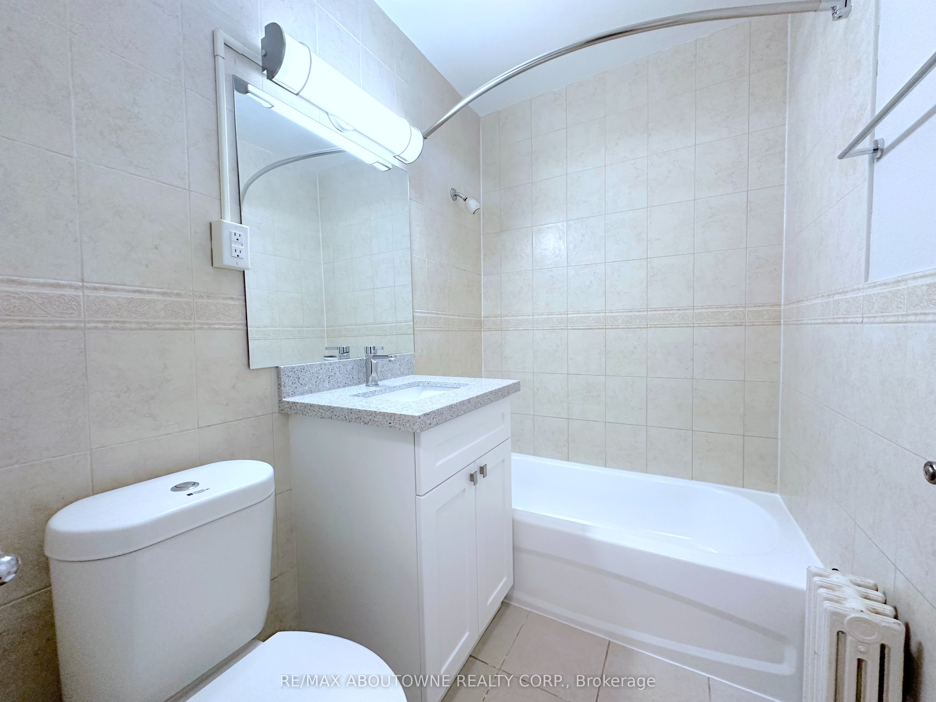 506 – 300 St Clair Avenue, Toronto C02 ‣ C13724750 506 – 300 St Clair Avenue, Toronto C02 ‣ C13724750