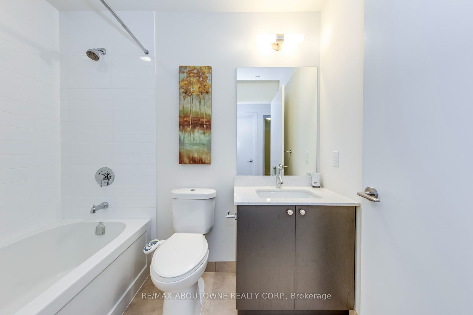 10 – 30 Roehampton Avenue, Toronto C10 ‣ C13739396 10 – 30 Roehampton Avenue, Toronto C10 ‣ C13739396