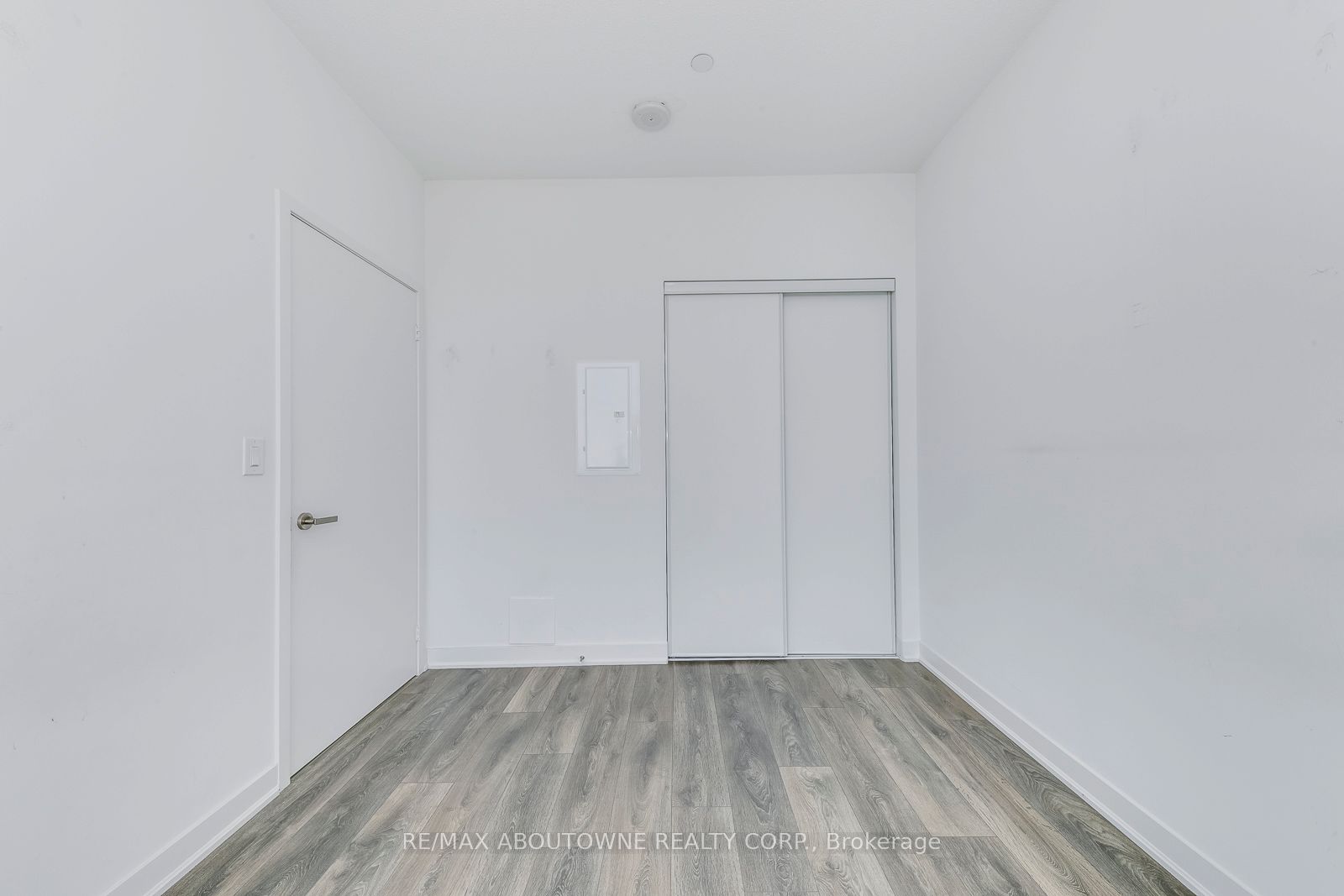 6 – 88 Harbour Street, Toronto C01 ‣ C13750306 6 – 88 Harbour Street, Toronto C01 ‣ C13750306