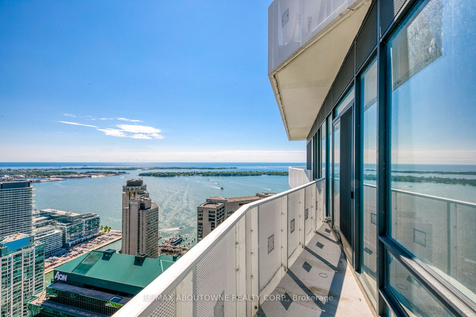 6 – 88 Harbour Street, Toronto C01 ‣ C13750306 6 – 88 Harbour Street, Toronto C01 ‣ C13750306