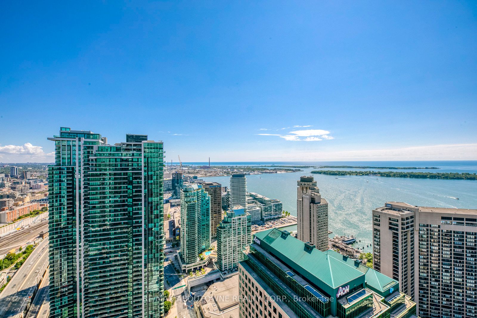 6 – 88 Harbour Street, Toronto C01 ‣ C13750306 6 – 88 Harbour Street, Toronto C01 ‣ C13750306