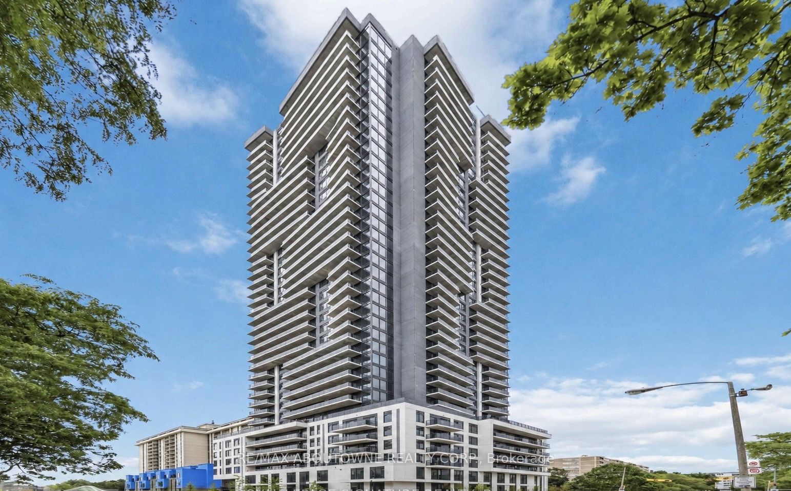 03 – 15 David Salomon Drive, Toronto C11