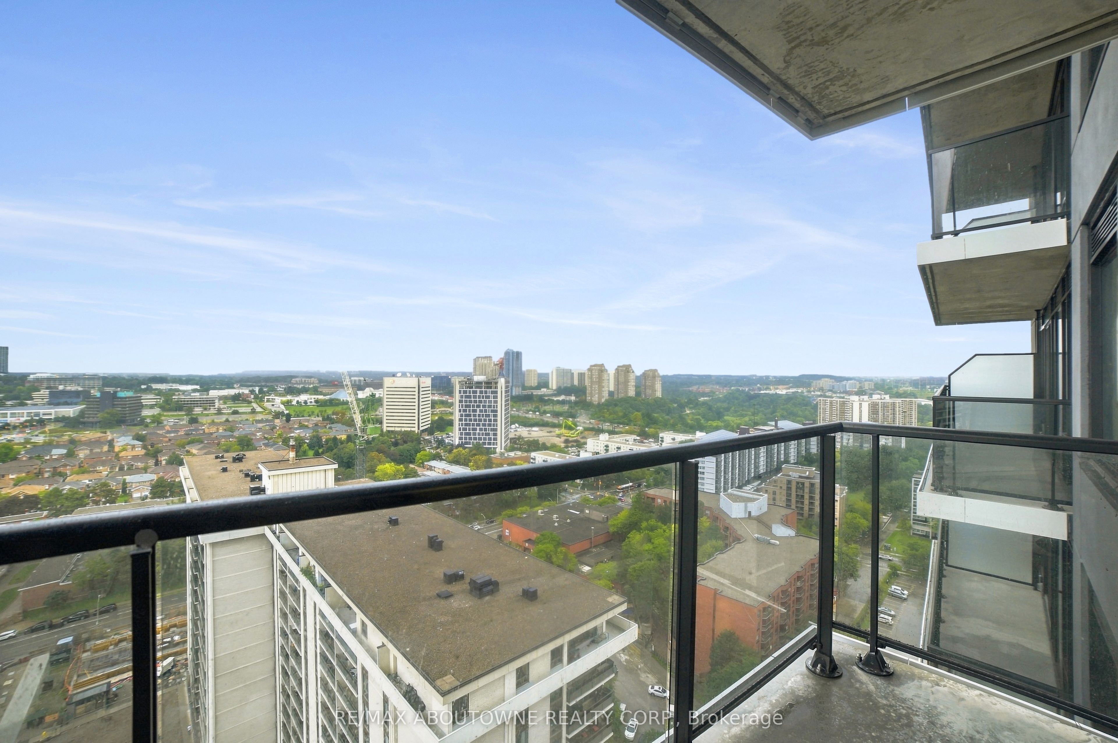 03 – 15 David Salomon Drive, Toronto C11 ‣ C13756154 03 – 15 David Salomon Drive, Toronto C11 ‣ C13756154